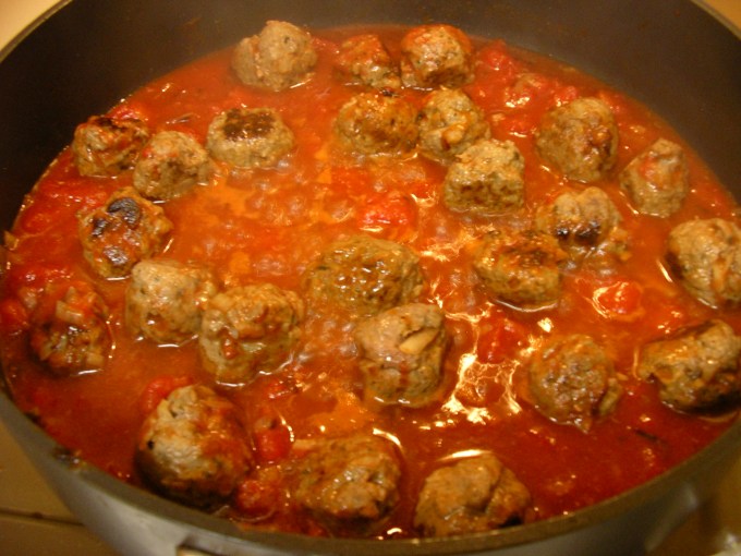 ataleof2kitchens_Meatballs in sauce